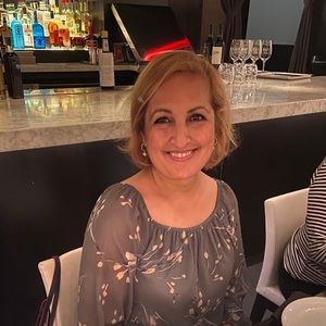 Meet your Posher, Adila